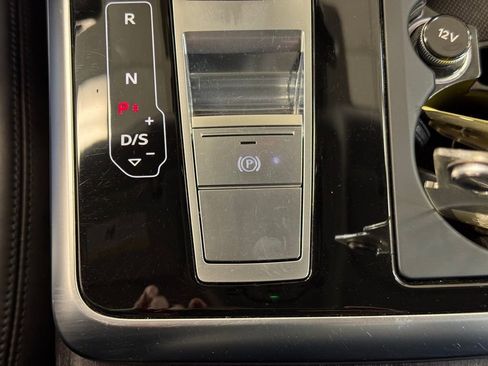 Used 2019 Audi Q8 Prestige w/ Luxury Package image 42