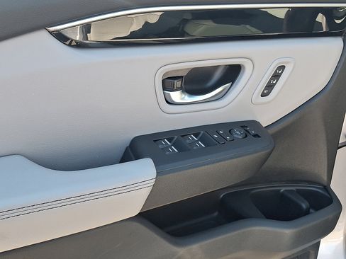 Used 2025 Honda Pilot Touring image 15