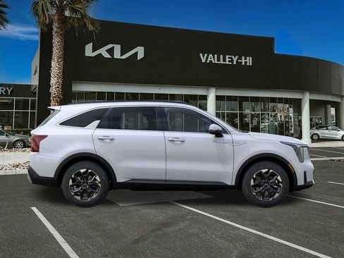 New 2026 Kia Sorento S FWD image 8