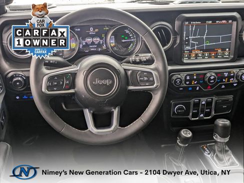 Used 2023 Jeep Wrangler Unlimited Sahara w/ Cold Weather Group AWD/4WD image 5