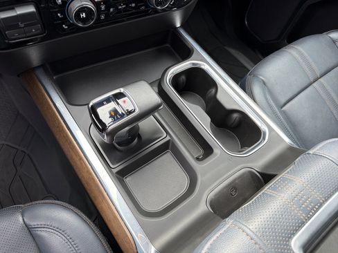 Used 2022 Chevrolet Silverado 1500 High Country w/ High Country Premium Package image 27