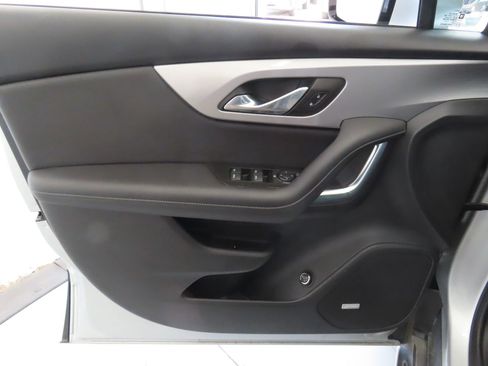 Used 2022 Chevrolet Blazer LT w/ Sound & Technology Package FWD image 10