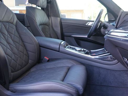 Used 2024 BMW X7 xDrive40i w/ M Sport Package AWD/4WD image 25