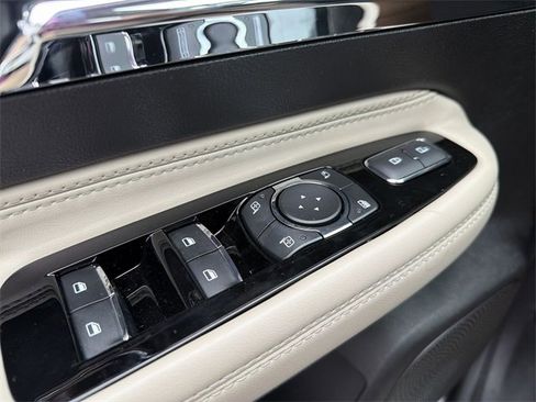 New 2026 Lincoln Corsair Reserve image 13