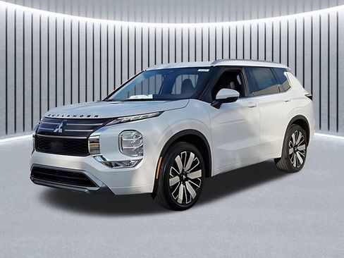 New 2026 Mitsubishi Outlander SEL FWD image 3