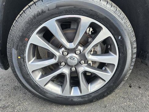 Used 2018 Jeep Grand Cherokee Limited w/ Luxury Group II image 28