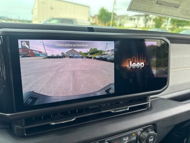 New 2026 Jeep Gladiator Sport AWD/4WD image 18