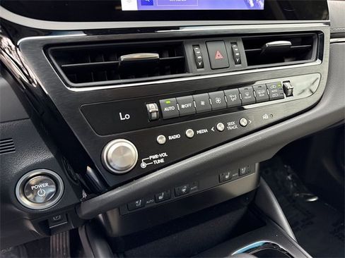 Used 2023 Lexus ES 300h image 19