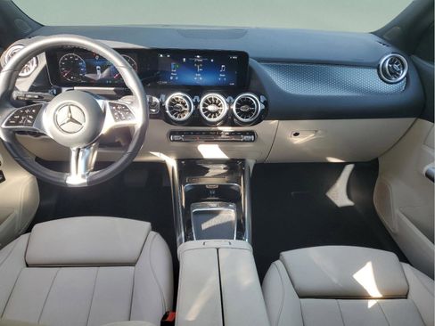 Used 2025 Mercedes-Benz GLA 250 image 10