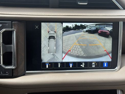 Used 2022 GMC Yukon Denali RWD image 28