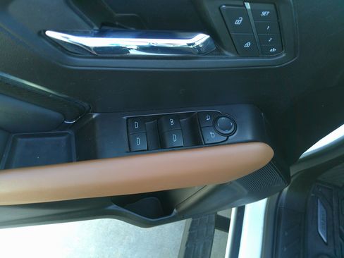 Used 2024 GMC Canyon AT4 w/ AT4 Premium Package image 18