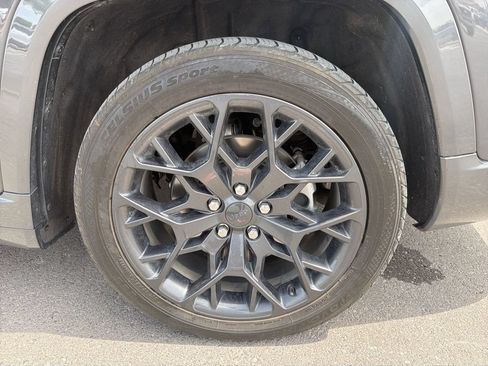 Used 2024 Jeep Grand Cherokee L Summit AWD/4WD image 31