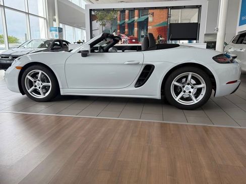 Used 2023 Porsche 718 Boxster RWD image 8