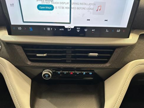New 2026 Ford Explorer Platinum w/ LUX Leather Package AWD/4WD image 14