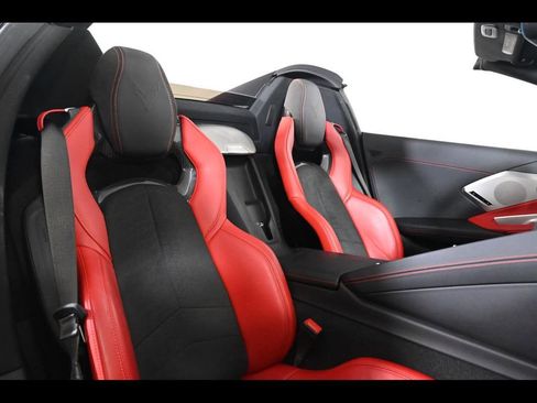 Used 2021 Chevrolet Corvette Stingray Preferred Conv w/ Z51 Performance Package RWD image 17