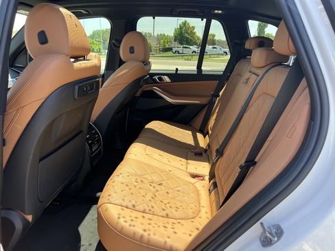 Used 2023 BMW X5 xDrive40i w/ Executive Package AWD/4WD image 30