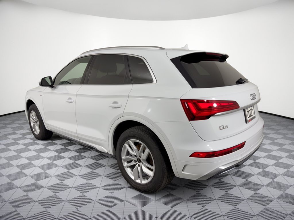 Used 2023 Audi Q5 2.0T Premium w/ Convenience Package AWD/4WD image 3