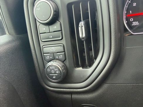 Used 2022 Chevrolet Silverado 2500 Custom w/ Custom Value Package image 28