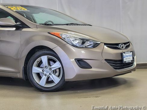 Used 2013 Hyundai Elantra GLS FWD image 2