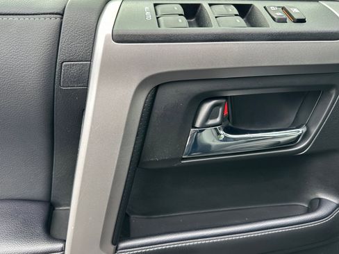 Used 2022 Toyota 4Runner SR5 Premium image 12