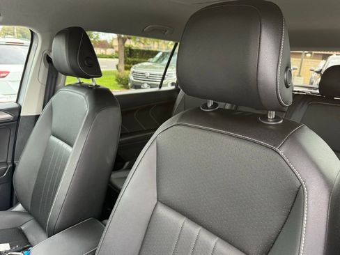 Used 2023 Volkswagen Tiguan SE FWD image 15