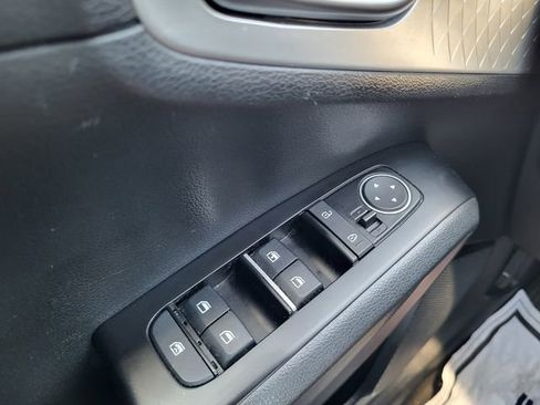 Used 2023 Kia Soul LX w/ LX Technology Package FWD image 21