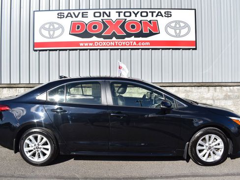 Used 2025 Toyota Corolla XLE image 8