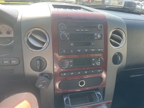 Used 2005 Ford F150 Lariat AWD/4WD image 23