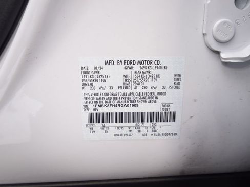 Used 2024 Ford Explorer Limited image 31