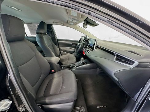 Used 2020 Toyota Corolla LE FWD image 25