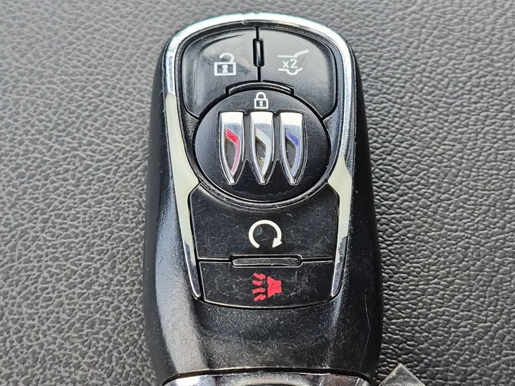 Used 2024 Buick Envista Sport Touring w/ Convenience I Package FWD image 32