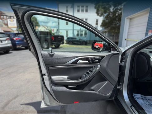 Used 2018 INFINITI QX30 AWD image 32