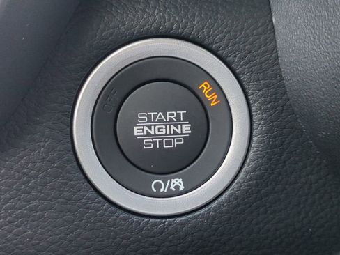 New 2026 RAM 1500 4x4 Crew Cab image 30