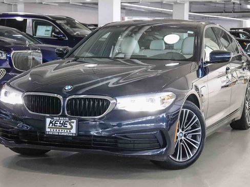 Used 2019 BMW 530e w/ Convenience Package RWD image 1