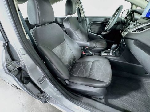 Used 2013 Ford Fiesta SE FWD image 31