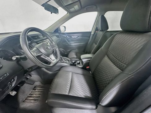 Used 2018 Nissan Rogue SV FWD image 13