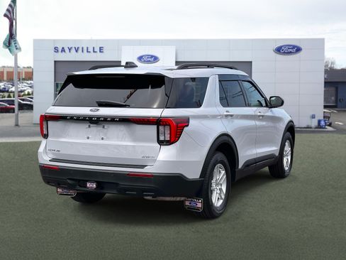 Used 2026 Ford Explorer Active AWD/4WD image 5