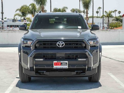 Used 2025 Toyota 4Runner SR5 RWD image 3