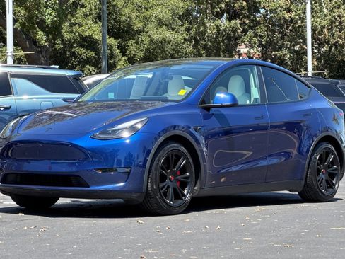 Used 2022 Tesla Model Y Performance AWD/4WD image 7