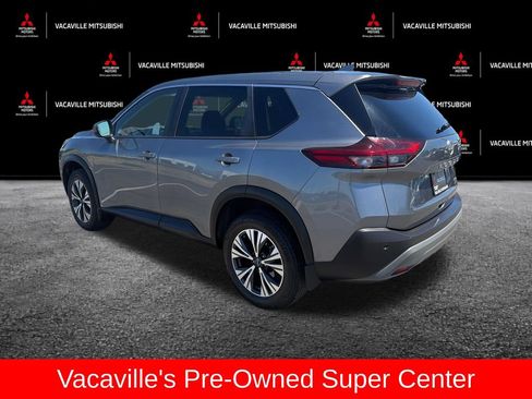 Used 2023 Nissan Rogue SV FWD image 3