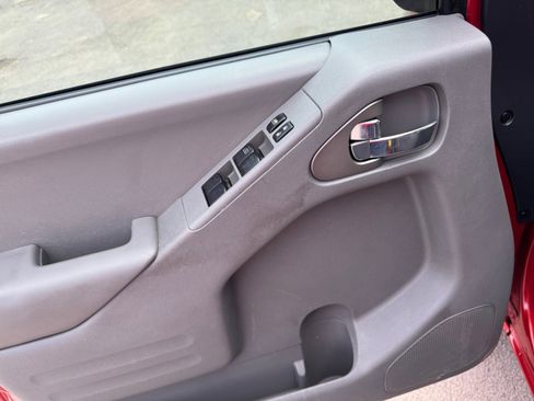 Used 2016 Nissan Frontier SV w/ SV Value Truck Package image 11