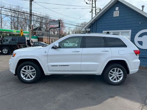 Used 2018 Jeep Grand Cherokee Overland image 3