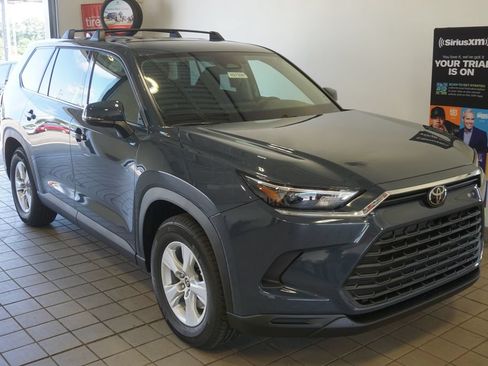 New 2026 Toyota Grand Highlander AWD image 2