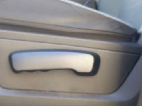 Used 2024 RAM 1500 Classic SLT image 17