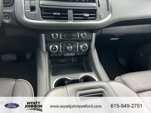 Used 2024 GMC Yukon SLT RWD image 17