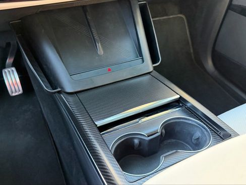 Used 2023 Tesla Model X Plaid image 43