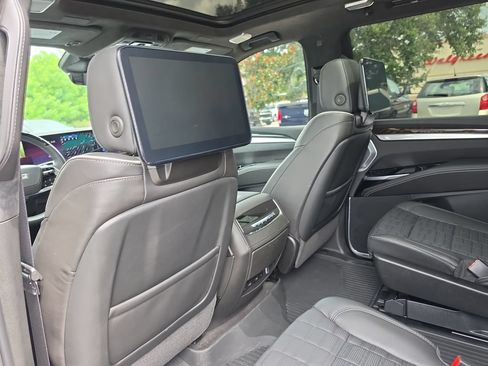 Used 2025 Cadillac Escalade Sport Platinum w/ LPO, ONYX Package RWD image 30