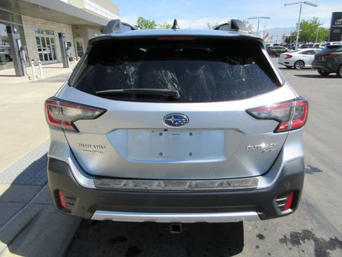 Used 2022 Subaru Outback Limited XT AWD/4WD image 7