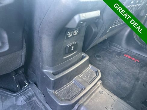 Used 2020 Jeep Wrangler Unlimited Rubicon AWD/4WD image 34