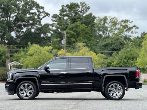 Used 2017 GMC Sierra 1500 Denali w/ Denali Ultimate Package AWD/4WD image 8